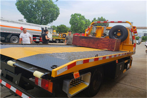 江苏附近拖车电话号码服务