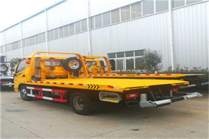 江苏附近拖车救援搭电