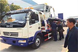 江苏汽车道路救援拖车价格